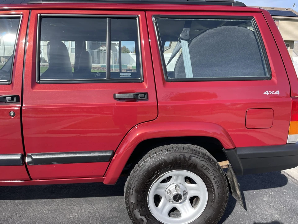 1999 Jeep XJ Cherokee - Image 19 of 31