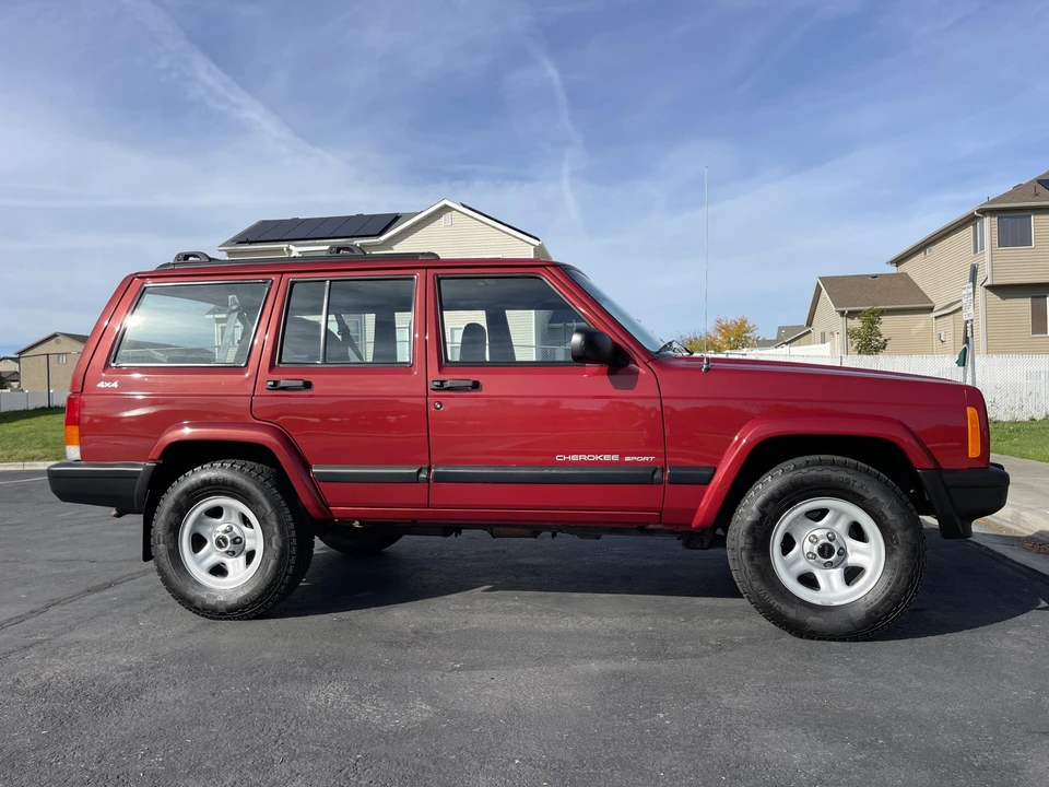 1999 Jeep XJ Cherokee - Image 9 of 31