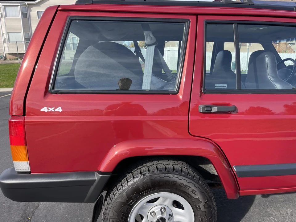 1999 Jeep XJ Cherokee - Image 21 of 31