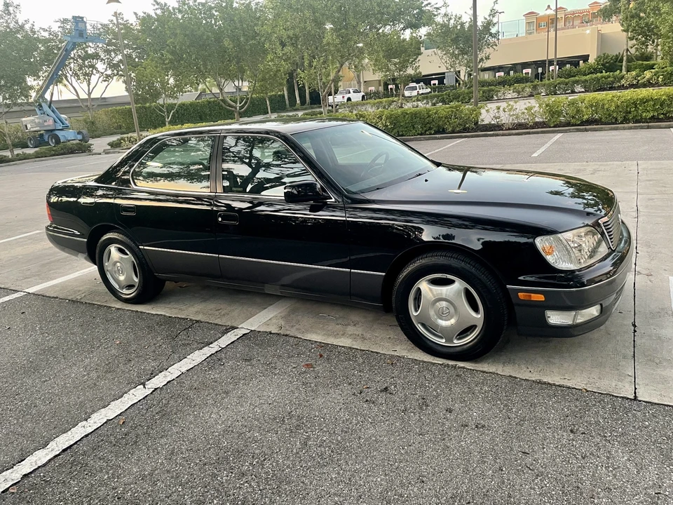 1999 Lexus LS 2nd Gen - Image 18 of 31