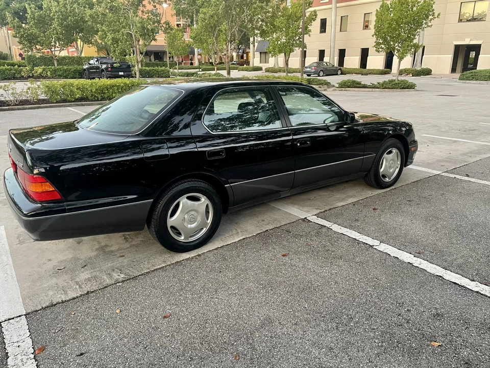 1999 Lexus LS 2nd Gen - Image 15 of 31