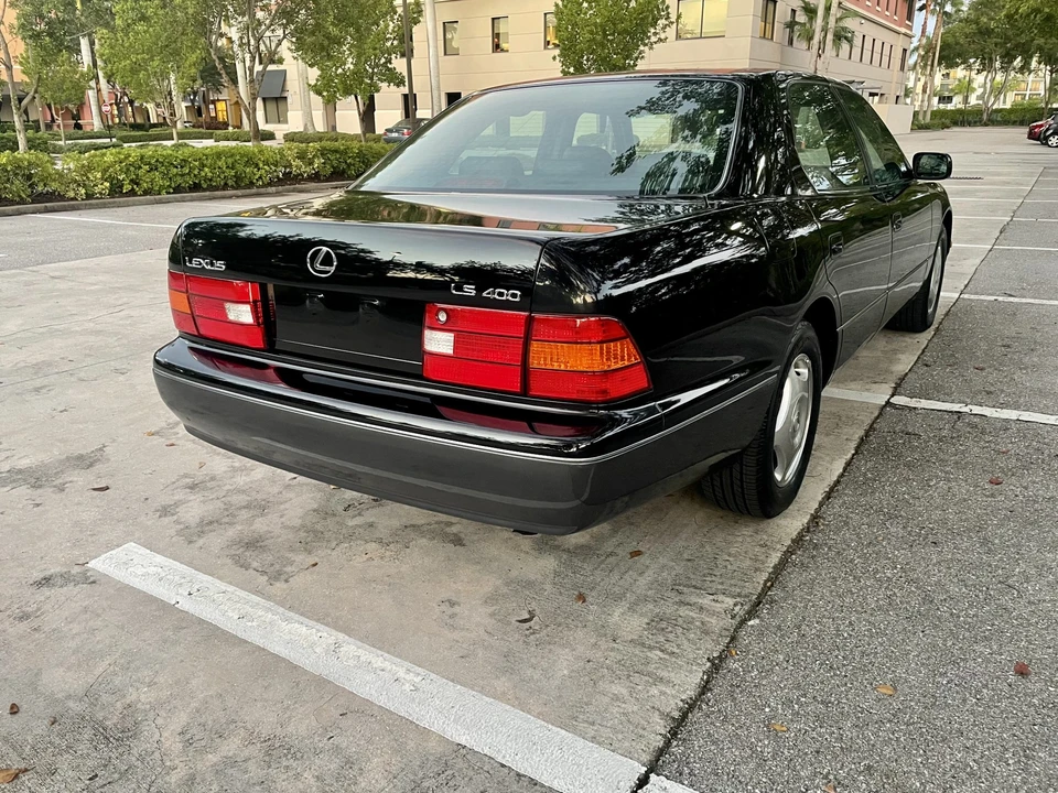 1999 Lexus LS 2nd Gen - Image 13 of 31