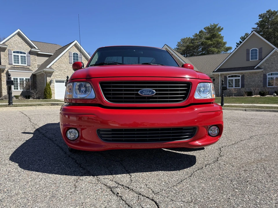 2001 Ford F-150 SVT Lightning 10th Gen - Image 9 of 31