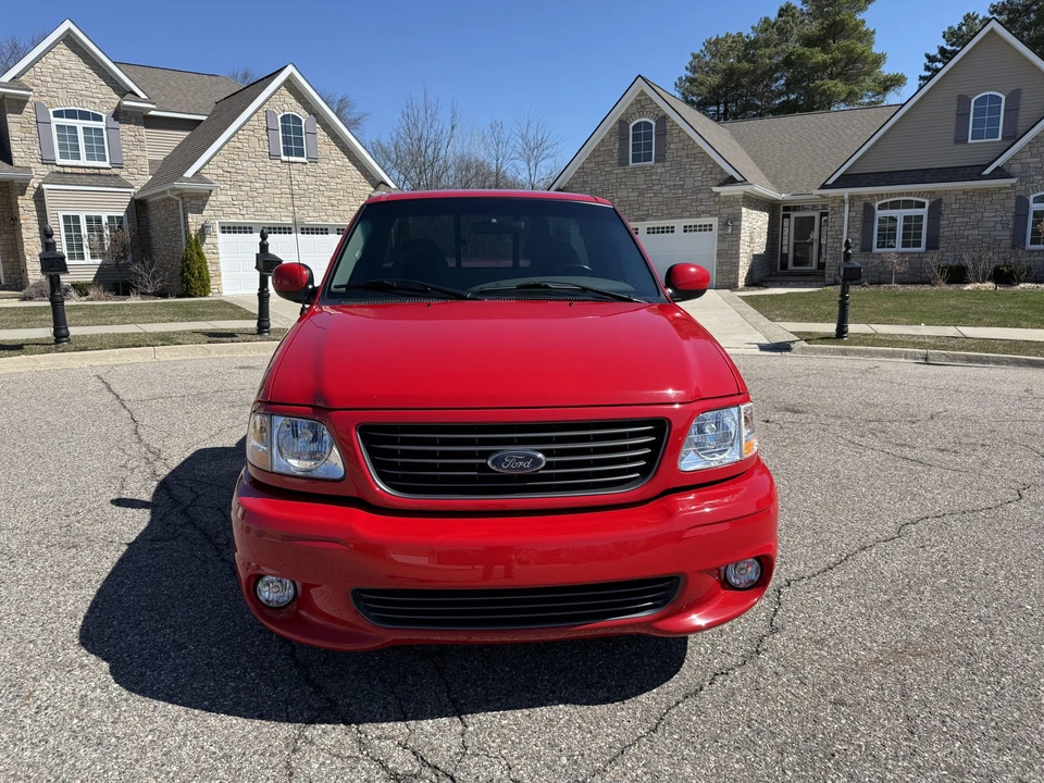 2001 Ford F-150 SVT Lightning 10th Gen - Image 8 of 31