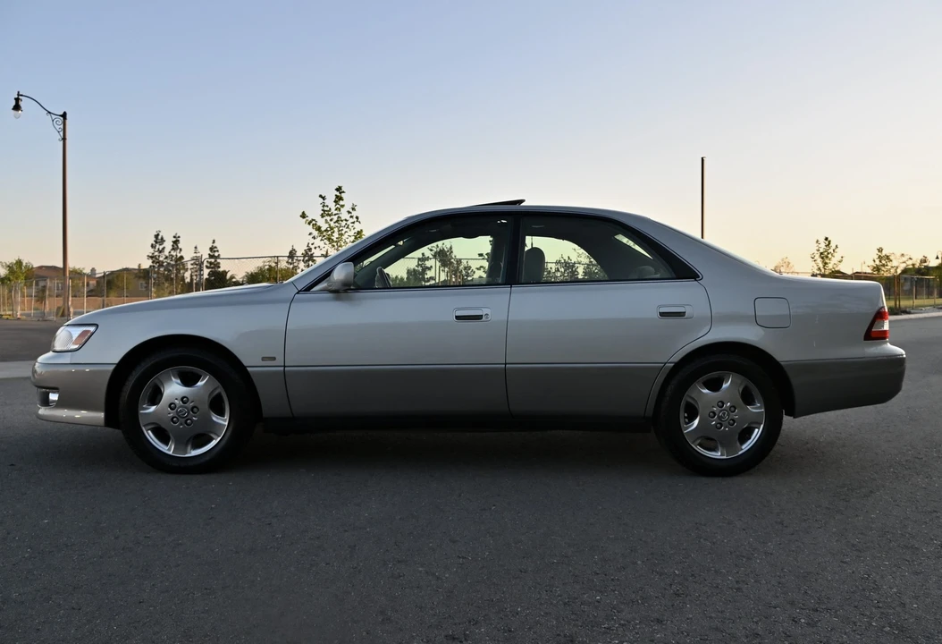2001 Lexus ES 3rd Gen - Image 7 of 31