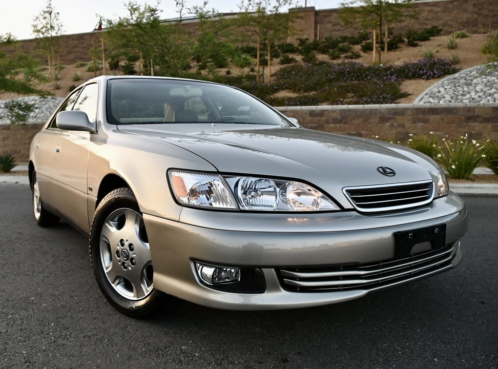 2001 Lexus ES 3rd Gen - Image 2 of 31