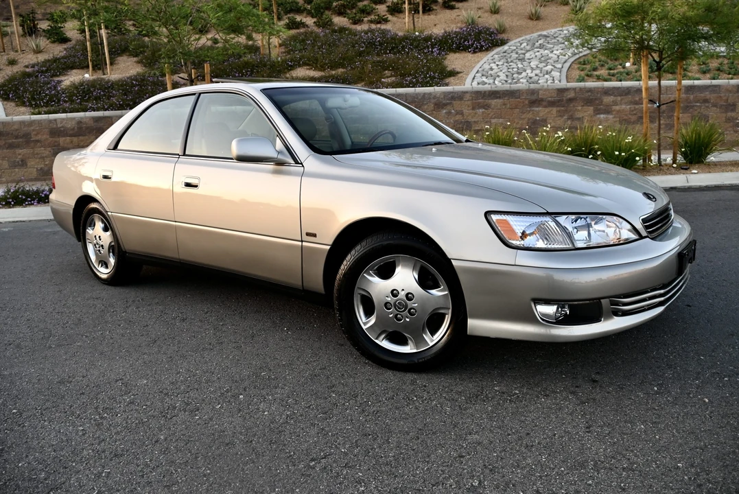 2001 Lexus ES 3rd Gen - Image 16 of 31