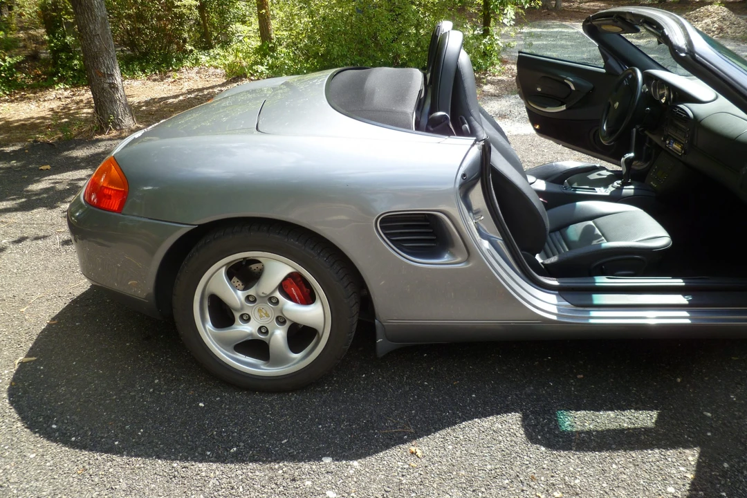 2001 Porsche 986 Boxster S - Image 19 of 31