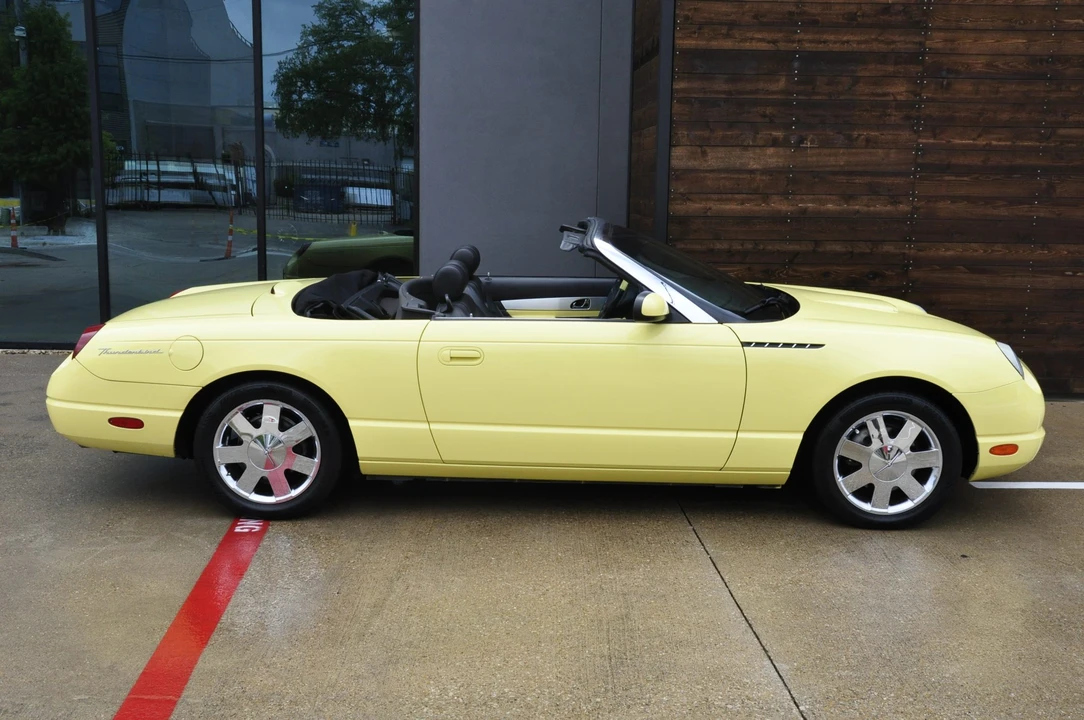 2002 Ford Thunderbird 11th Gen - Image 16 of 31
