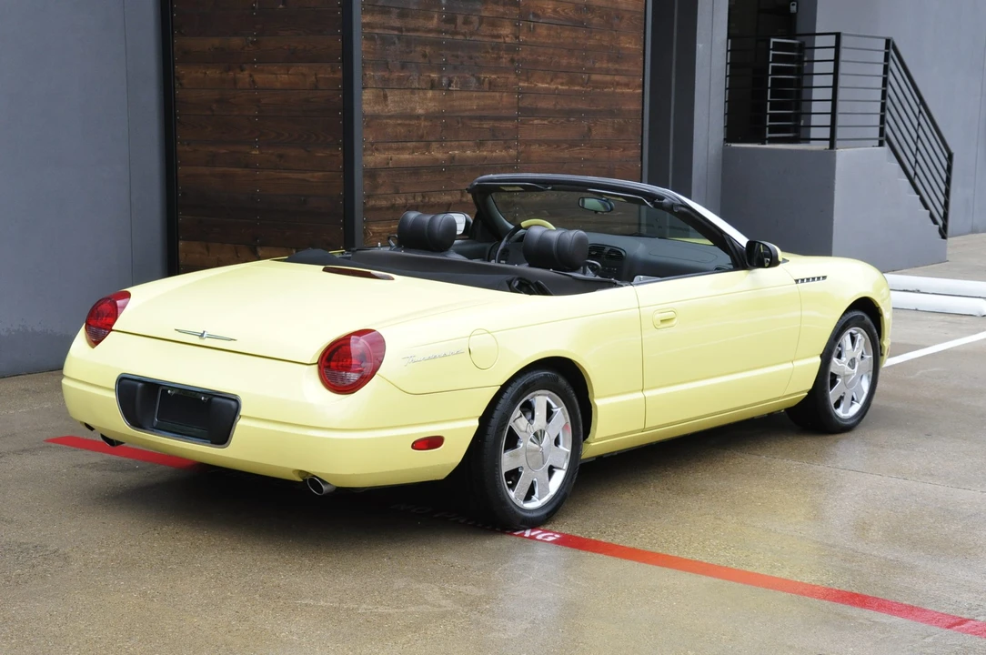 2002 Ford Thunderbird 11th Gen - Image 18 of 31