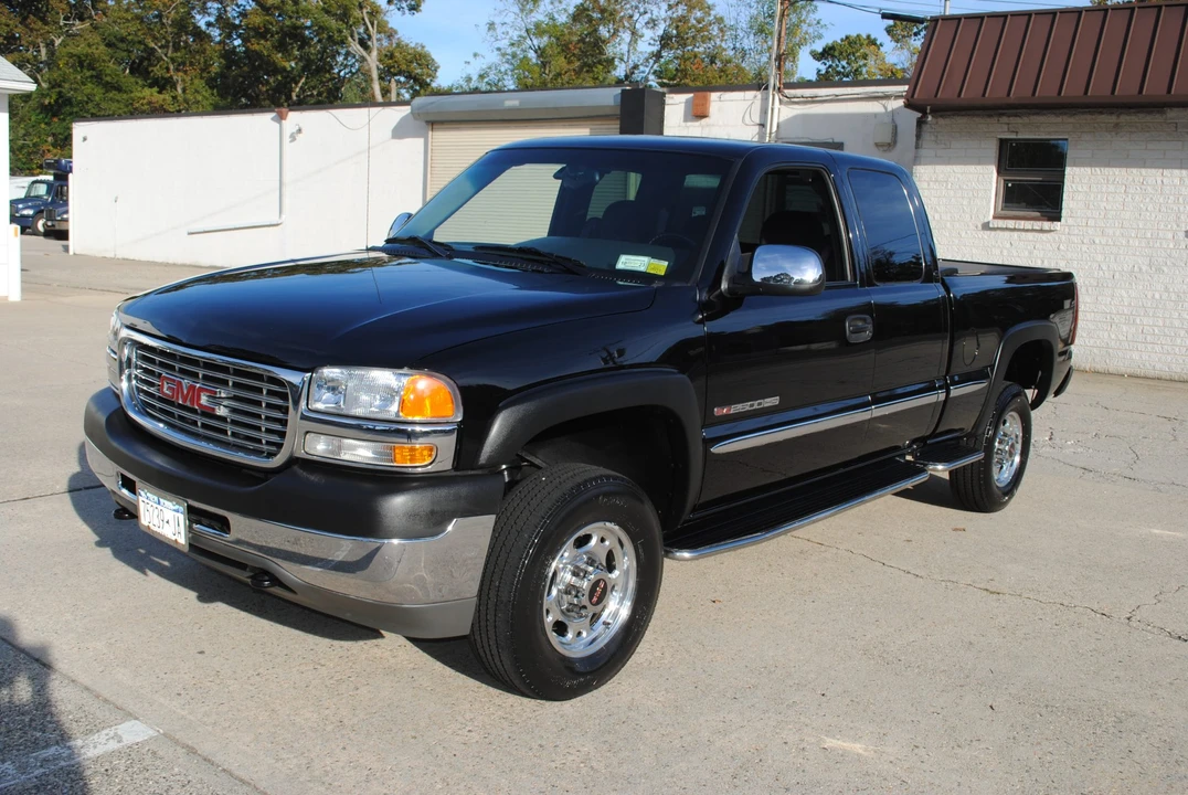 2002 GMC Sierra Heavy Duty 2nd Gen - Image 3 of 31