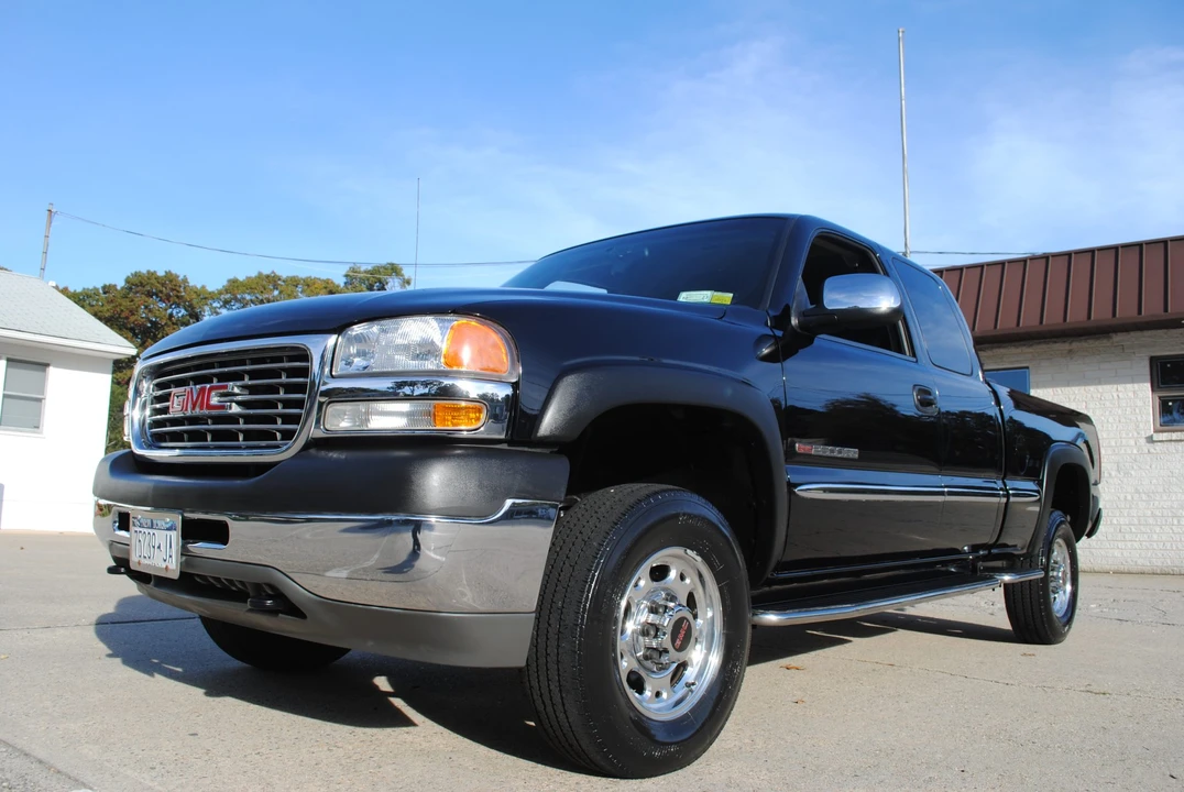 2002 GMC Sierra Heavy Duty 2nd Gen - Image 4 of 31