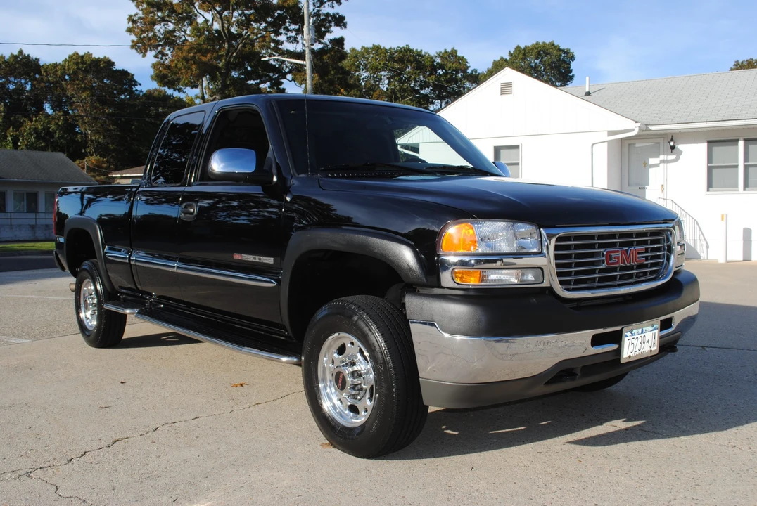 2002 GMC Sierra Heavy Duty 2nd Gen - Image 5 of 31
