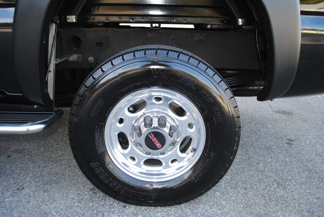 2002 GMC Sierra Heavy Duty 2nd Gen - Image 28 of 31