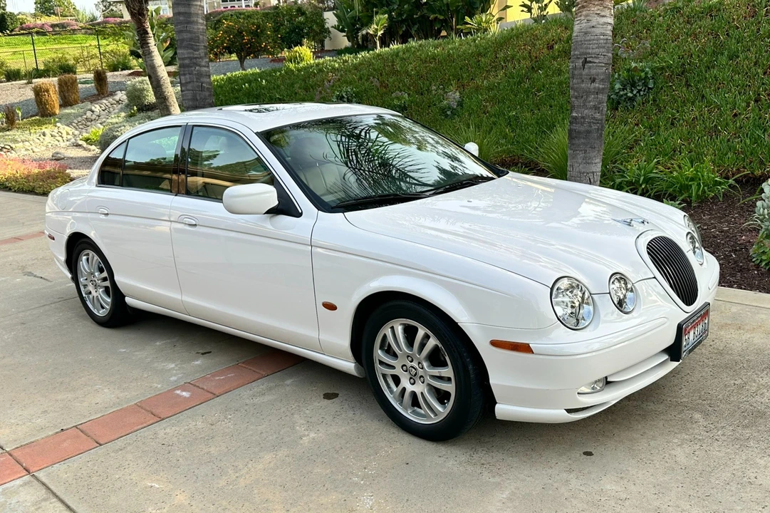 2002 Jaguar S-Type 2nd Gen - Image 1 of 31