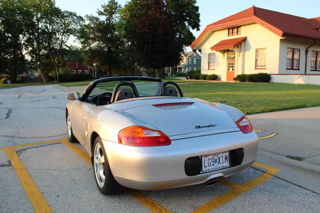 2002 Porsche 986 Boxster - Image 9 of 31