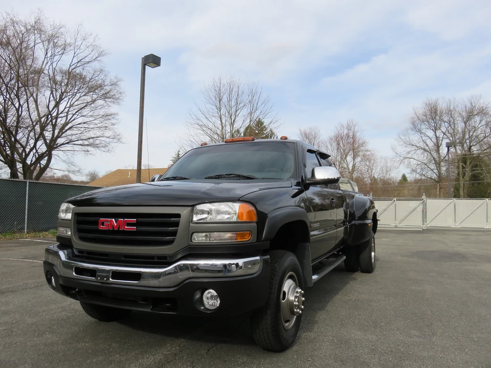 2003 GMC Sierra Heavy Duty 2nd Gen - Image 3 of 31