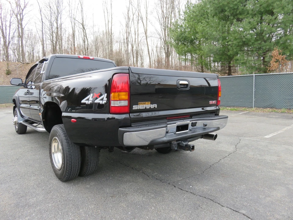 2003 GMC Sierra Heavy Duty 2nd Gen - Image 11 of 31