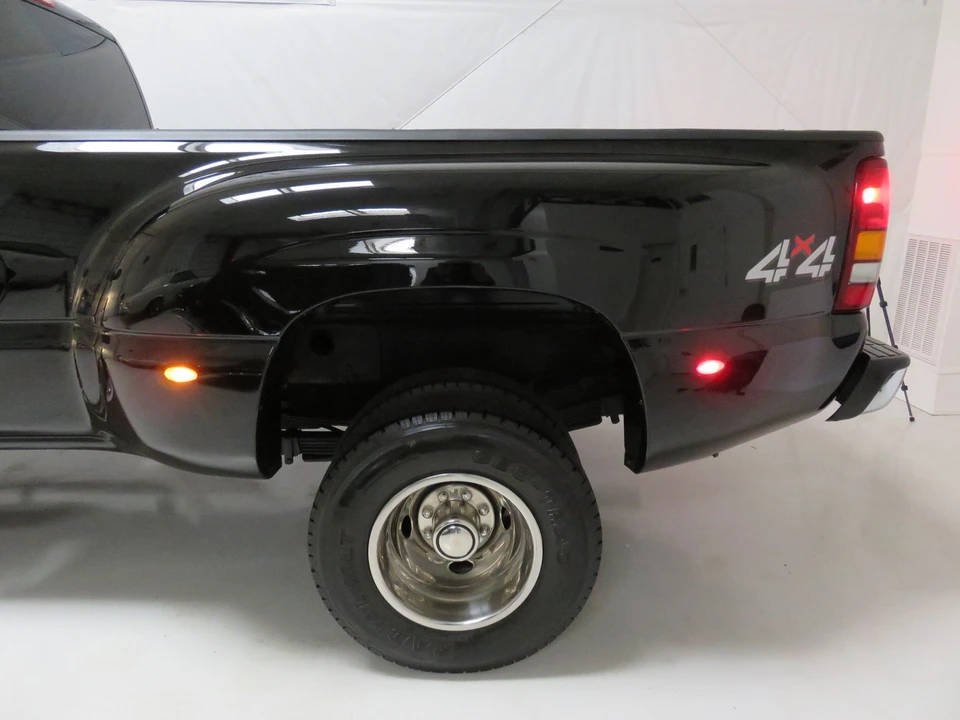 2003 GMC Sierra Heavy Duty 2nd Gen - Image 30 of 31