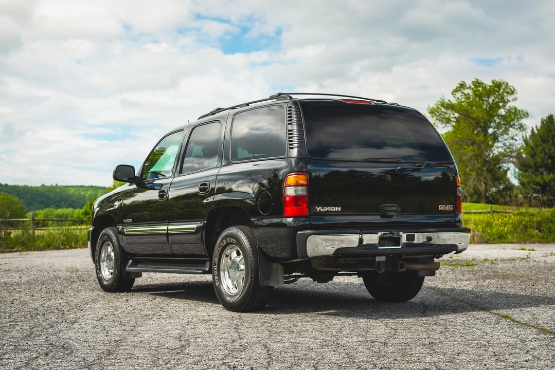 2003 GMC Yukon 2nd Gen - Image 24 of 31