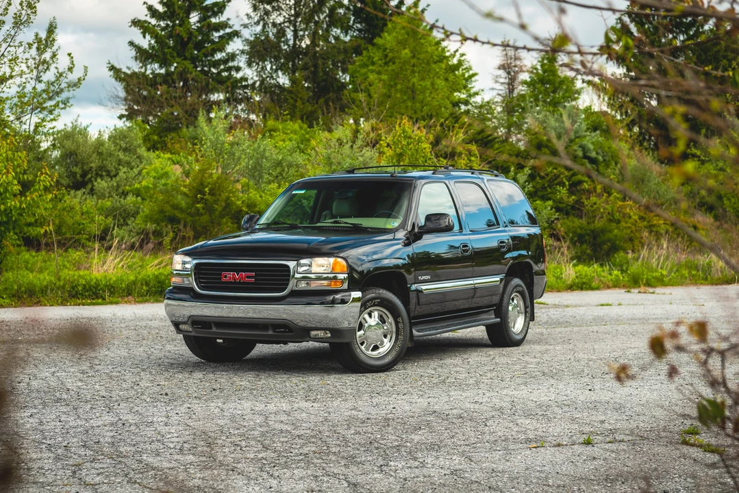 2003 GMC Yukon 2nd Gen - Image 2 of 31