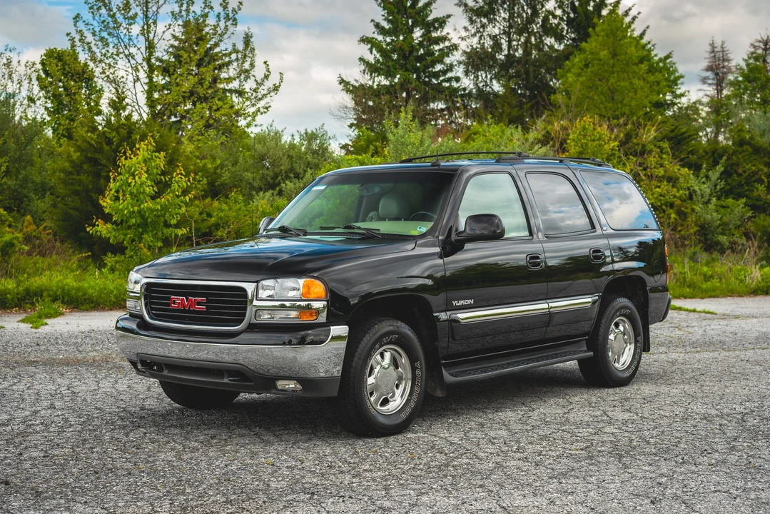 2003 GMC Yukon 2nd Gen - Image 10 of 31