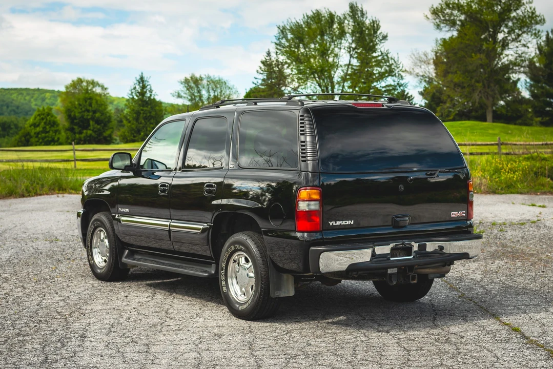 2003 GMC Yukon 2nd Gen - Image 27 of 31