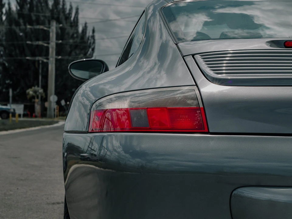 2003 Porsche 996 Carrera - Image 27 of 31