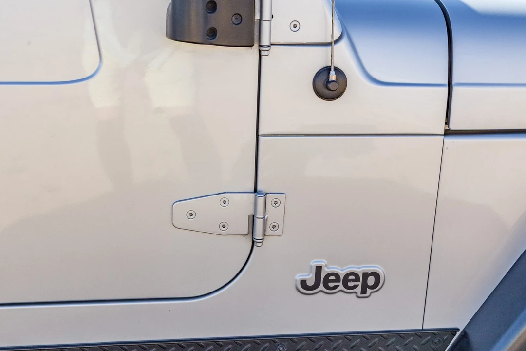 2004 Jeep TJ Wrangler - Image 25 of 31