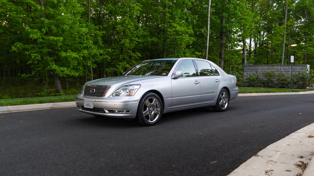 2004 Lexus LS 3rd Gen - Image 2 of 31