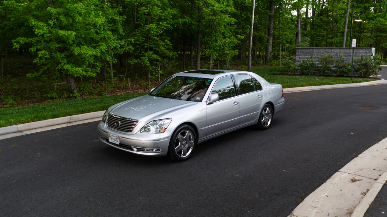 2004 Lexus LS 3rd Gen - Image 3 of 31