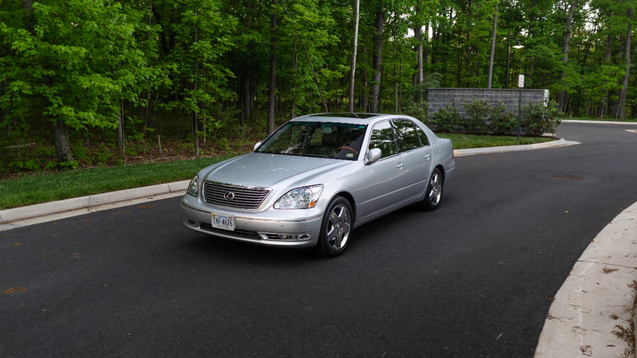 2004 Lexus LS 3rd Gen - Image 4 of 31