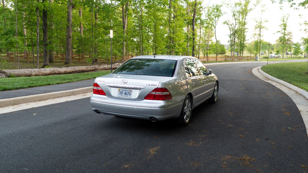 2004 Lexus LS 3rd Gen - Image 11 of 31