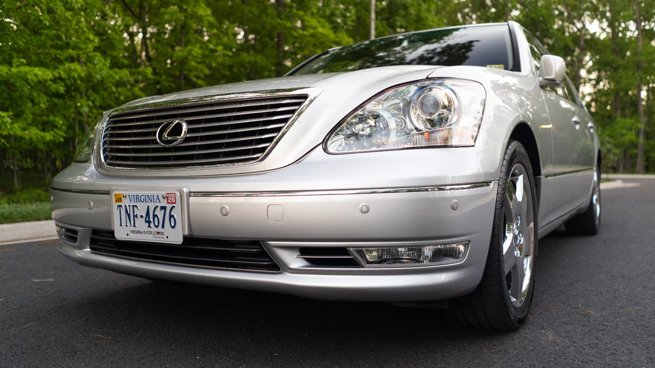 2004 Lexus LS 3rd Gen - Image 25 of 31