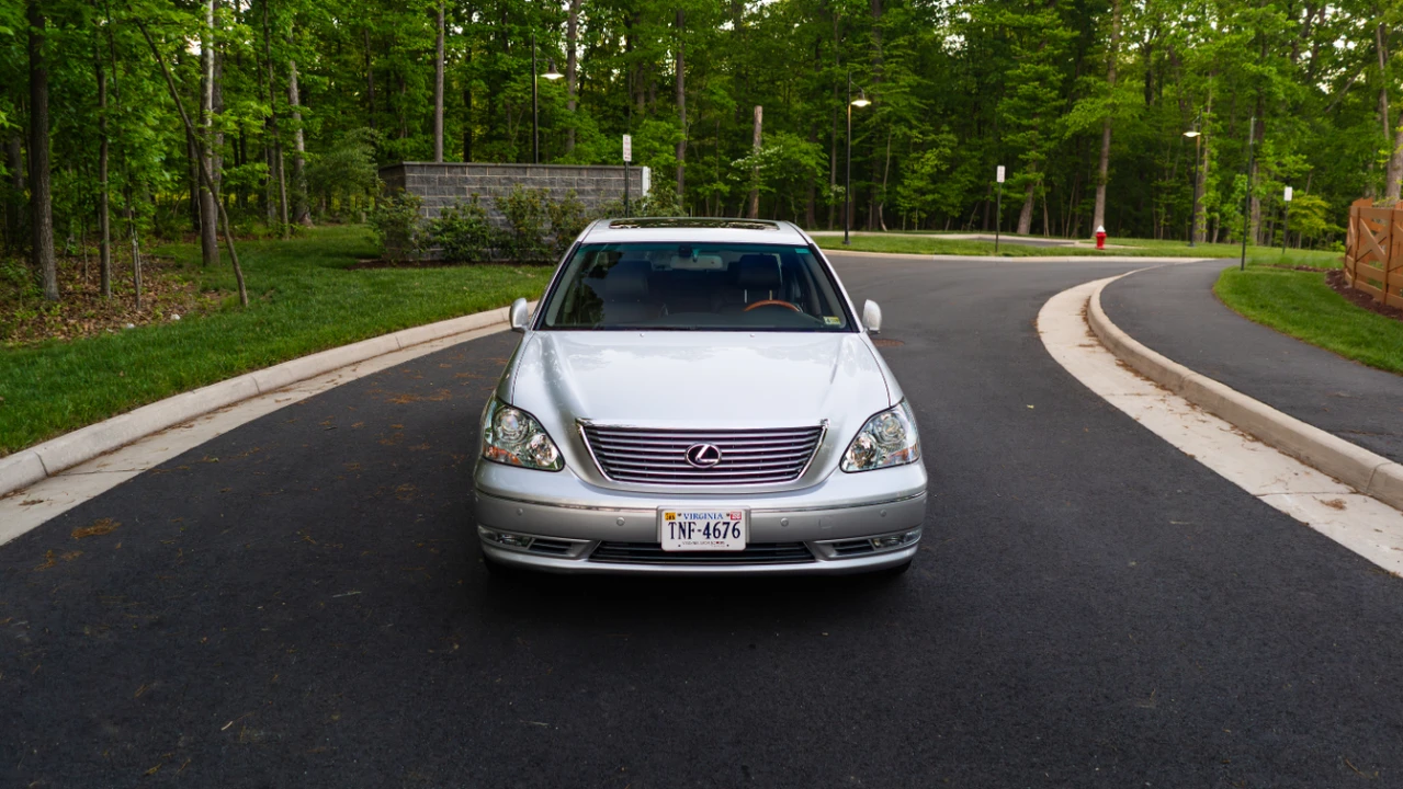 2004 Lexus LS 3rd Gen - Image 5 of 31