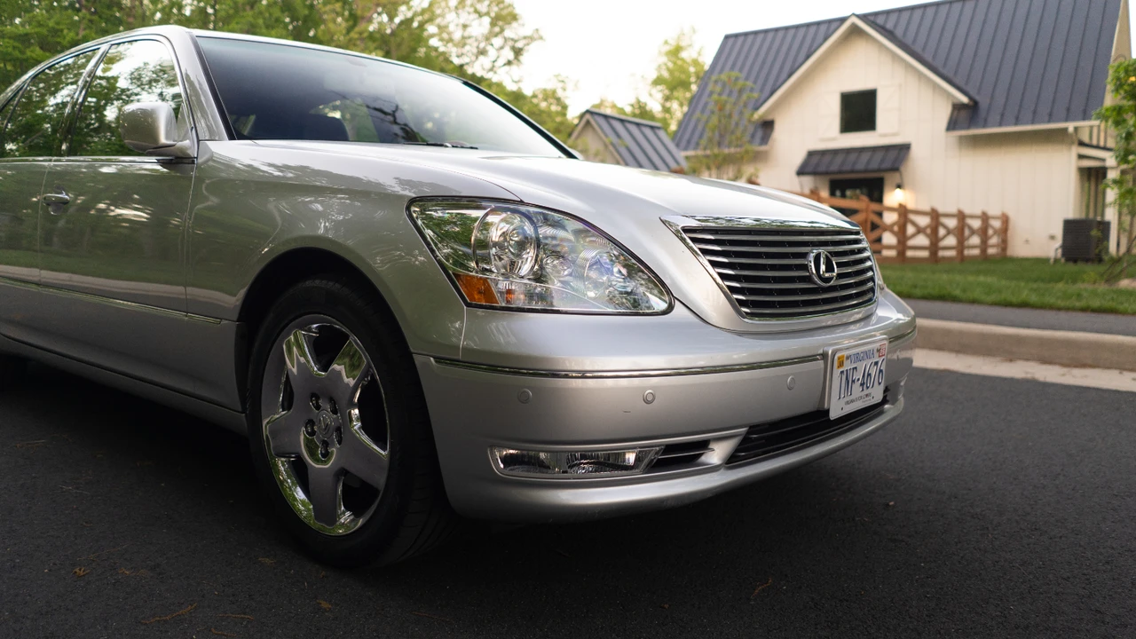 2004 Lexus LS 3rd Gen - Image 26 of 31