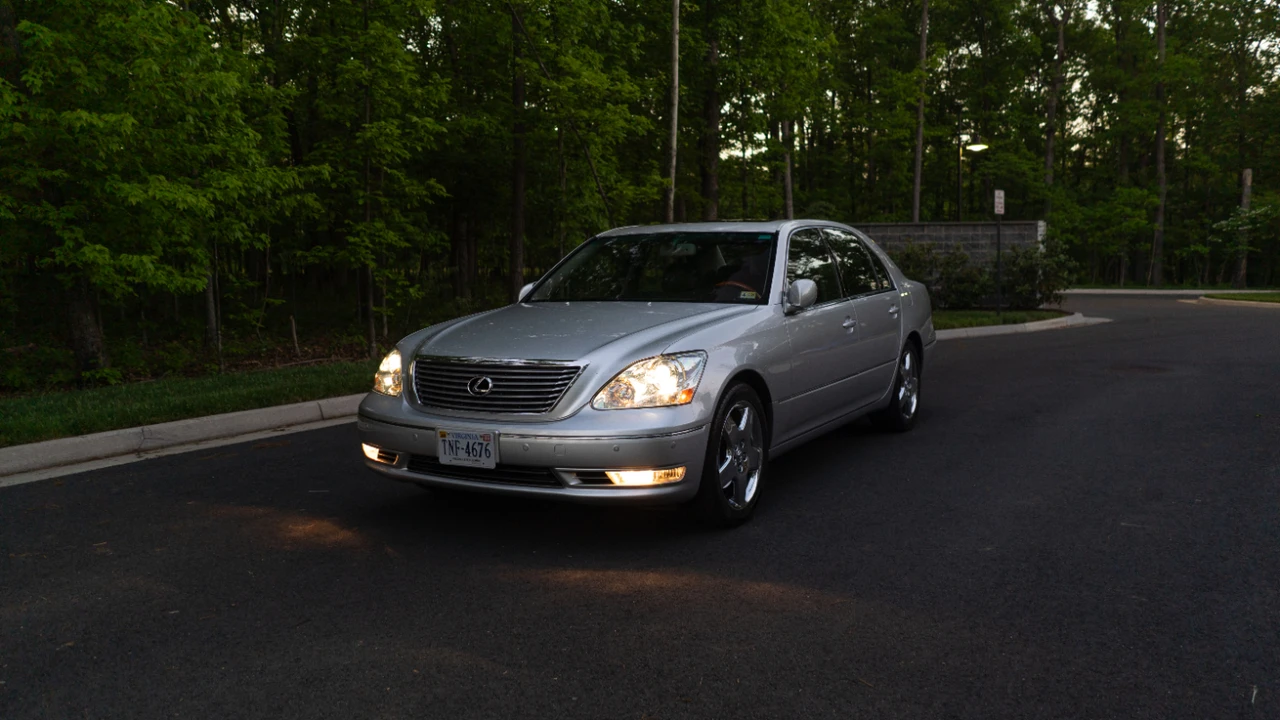 2004 Lexus LS 3rd Gen - Image 17 of 31