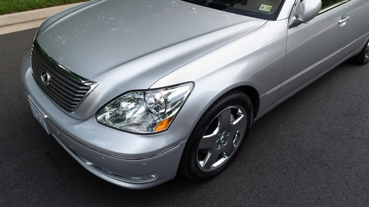 2004 Lexus LS 3rd Gen - Image 29 of 31