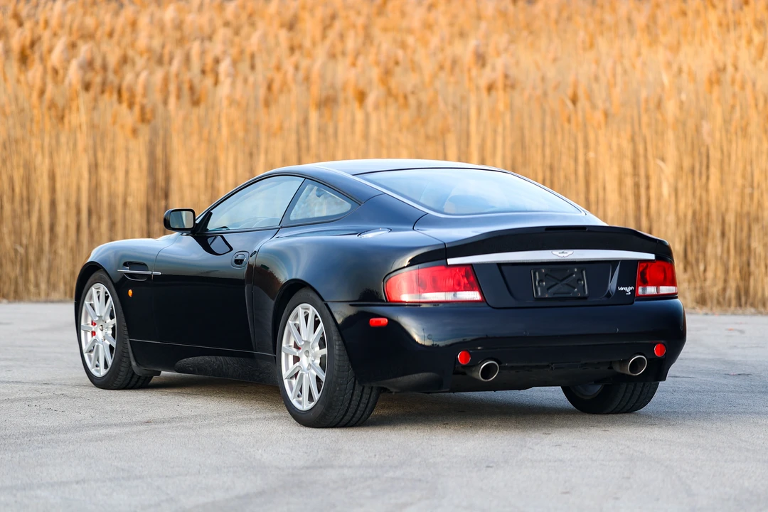 2005 Aston Martin Vanquish 1st Gen - Image 14 of 31