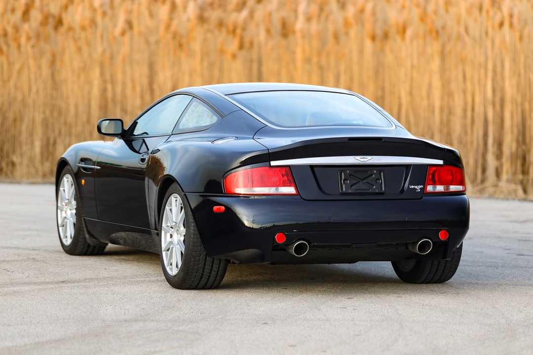 2005 Aston Martin Vanquish 1st Gen - Image 17 of 31