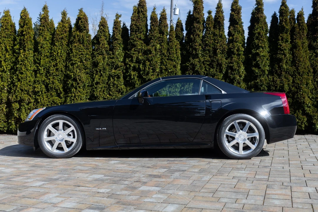 2005 Cadillac XLR - Image 3 of 31