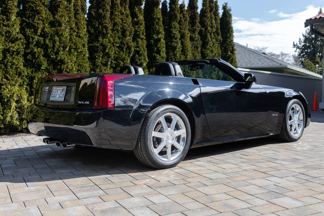 2005 Cadillac XLR - Image 15 of 31