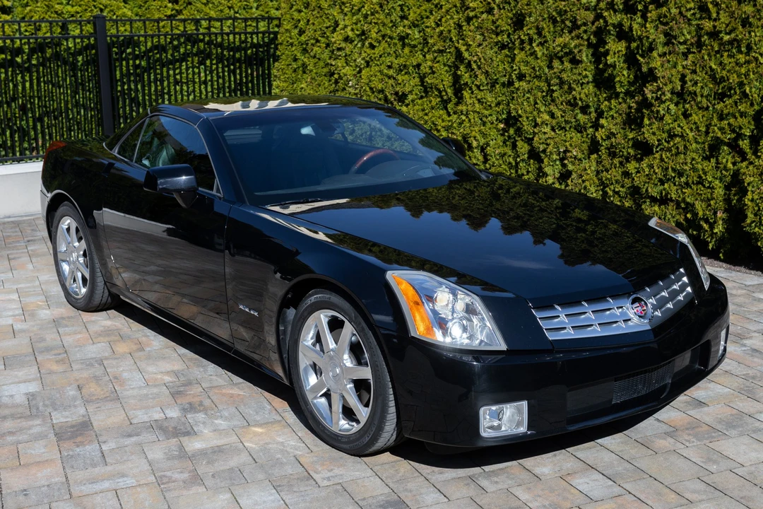 2005 Cadillac XLR - Image 9 of 31