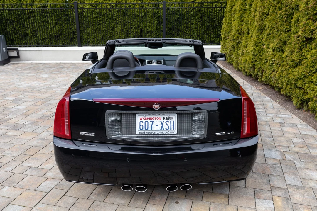 2005 Cadillac XLR - Image 14 of 31