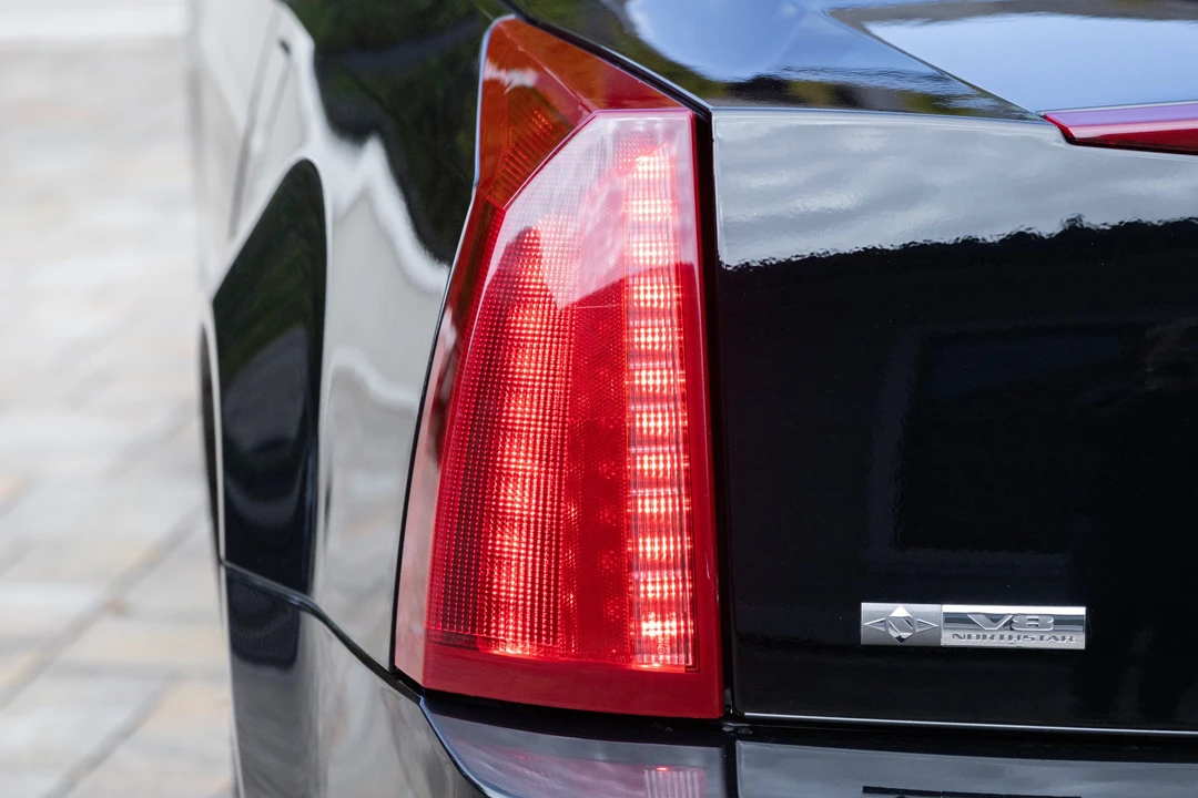 2005 Cadillac XLR - Image 19 of 31