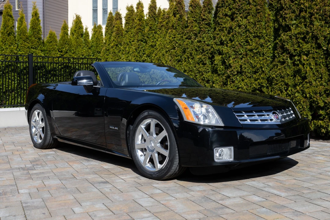 2005 Cadillac XLR - Image 17 of 31