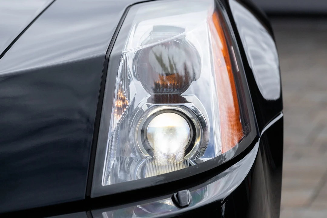 2005 Cadillac XLR - Image 25 of 31