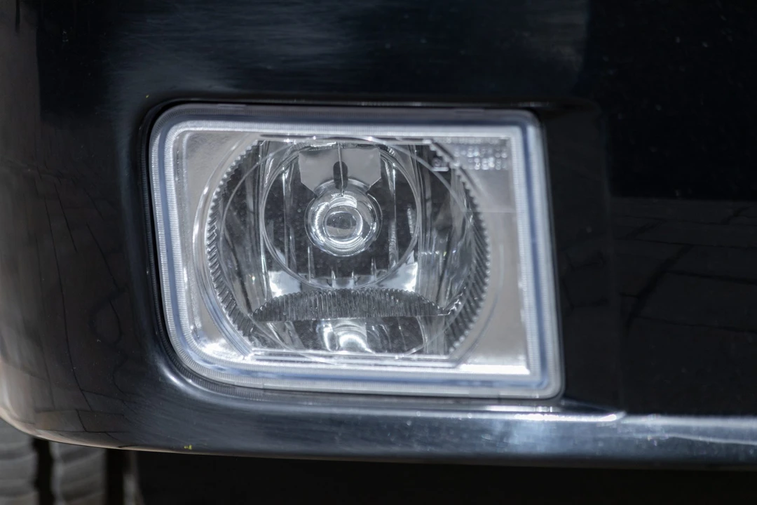 2005 Cadillac XLR - Image 26 of 31