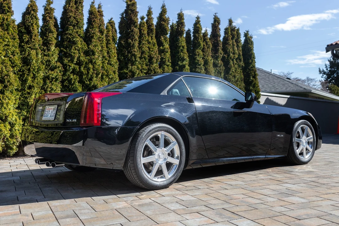 2005 Cadillac XLR - Image 7 of 31