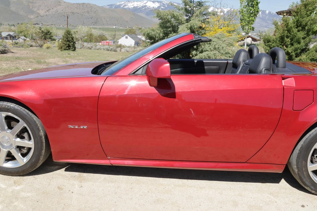 2005 Cadillac XLR - Image 17 of 31